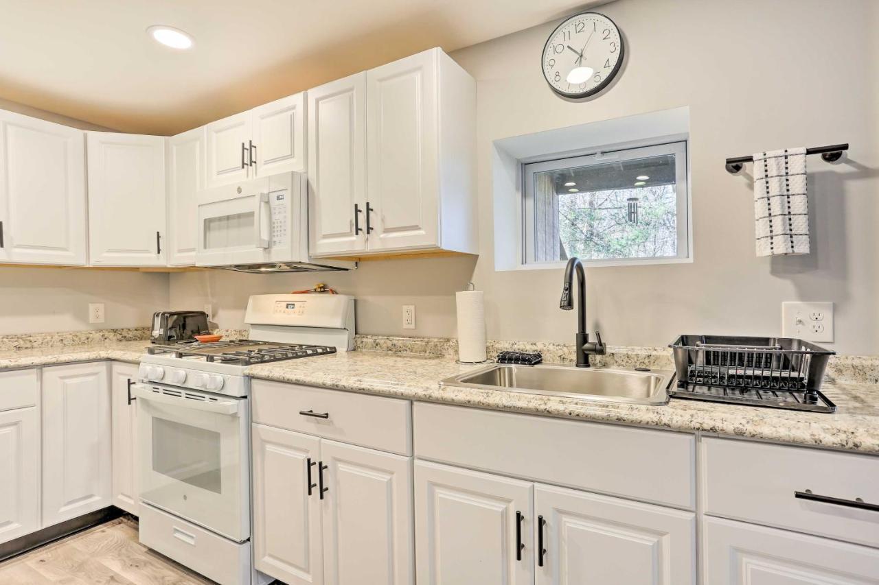 Charming Beacon Apt With Fire Pit Near Hiking! Exterior photo